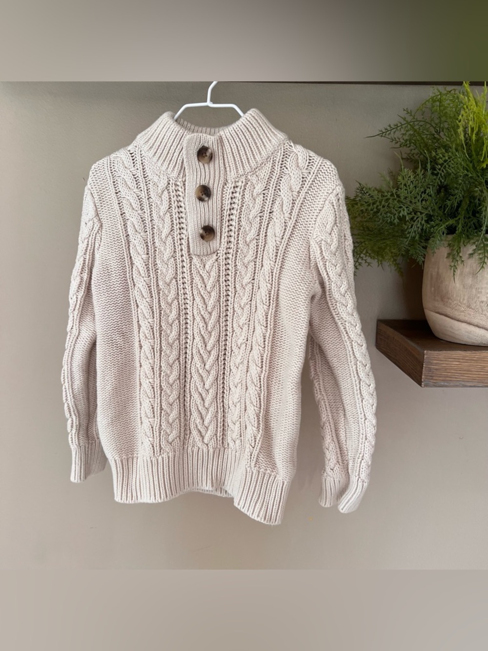 Gap sweater
